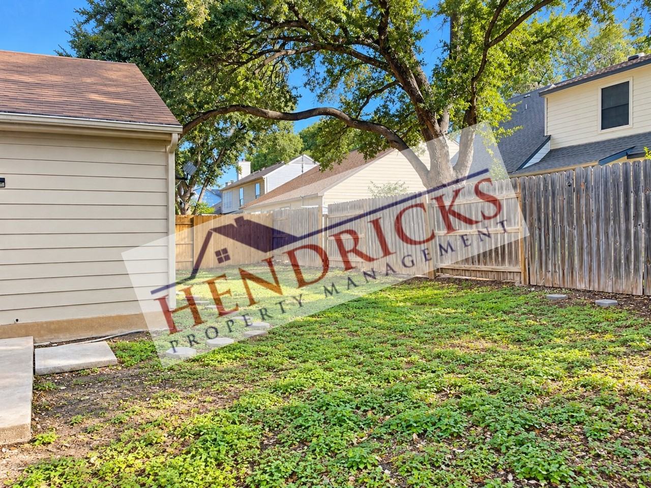 313 Burkwood Ln - Photo 5 of 15