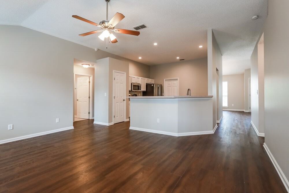 3037 Hickory Glen Dr - Photo 5 of 15