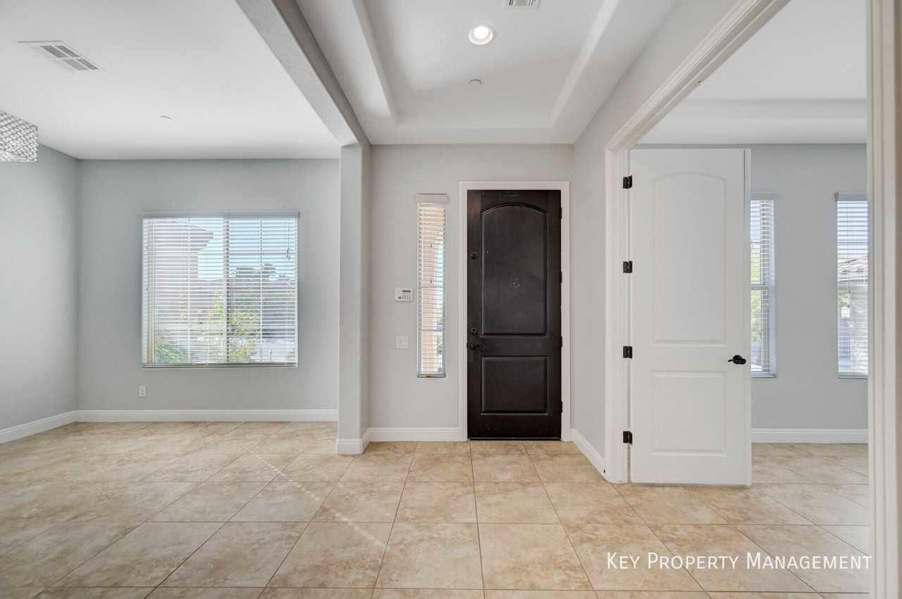 2724 Josephine Dr - Photo 6 of 50