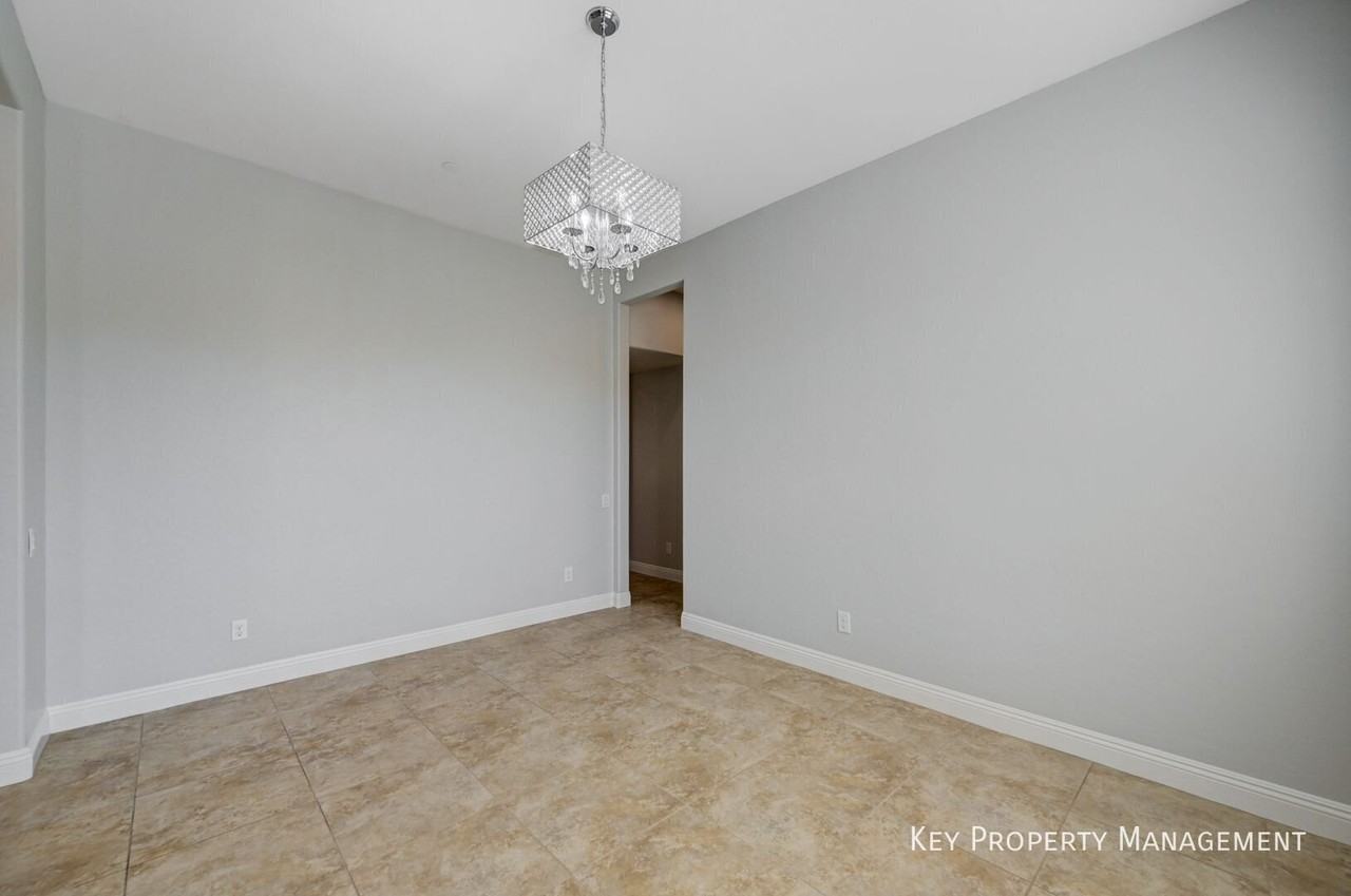 2724 Josephine Dr - Photo 7 of 50