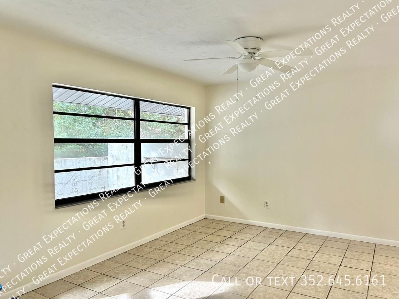 2013 Ne 17th Pl - Photo 3 of 8