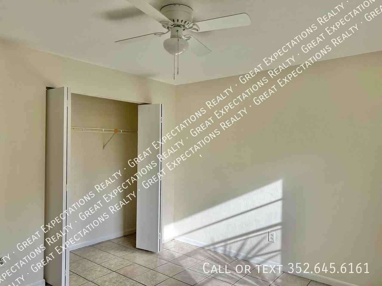 2013 Ne 17th Pl - Photo 5 of 8