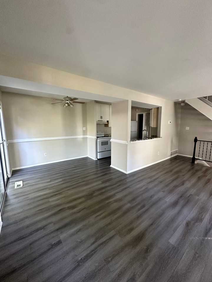 76 Ridgelawn Rd - Photo 3 of 20