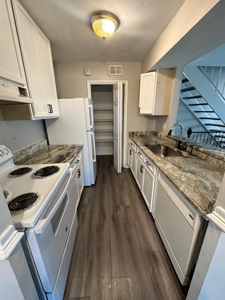 76 Ridgelawn Rd - Photo 6 of 20