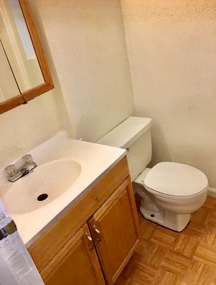 1316 Hospital Dr - Photo 6 of 43