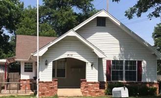 featured image of 915 N 13th St