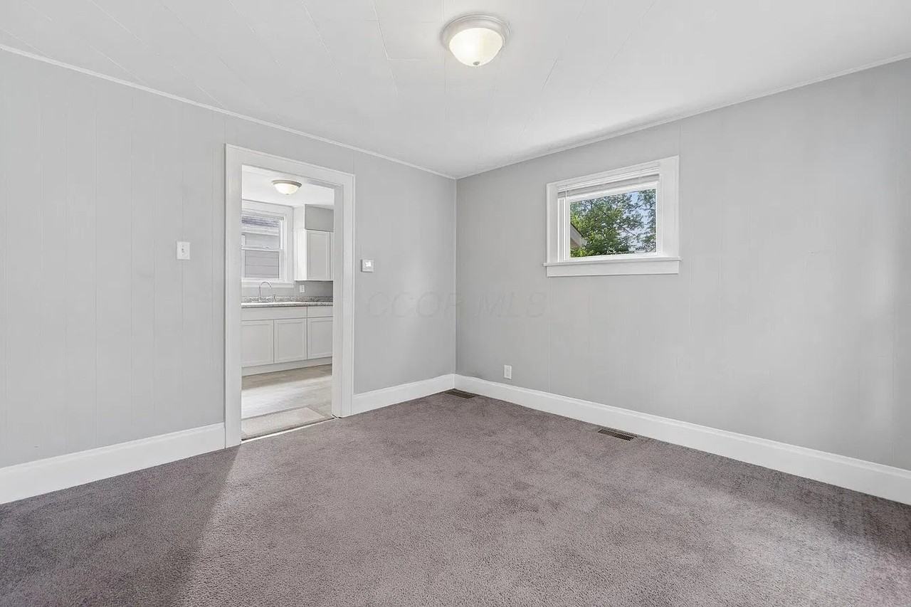 611 E Jenkins Ave - Photo 7 of 25