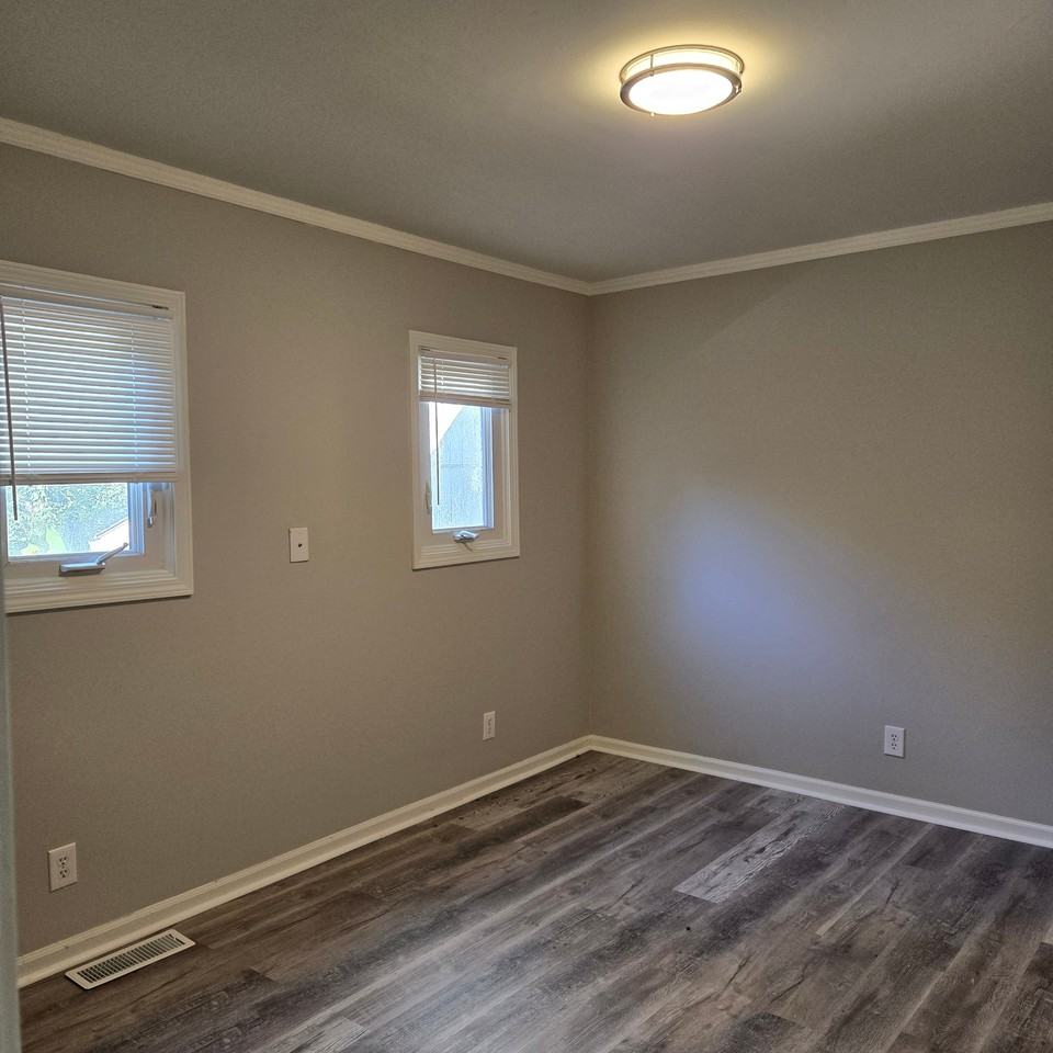 10140 Steele Rd - Photo 4 of 7