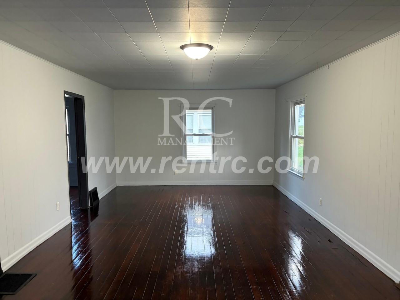 422 Anderson St - Photo 5 of 12
