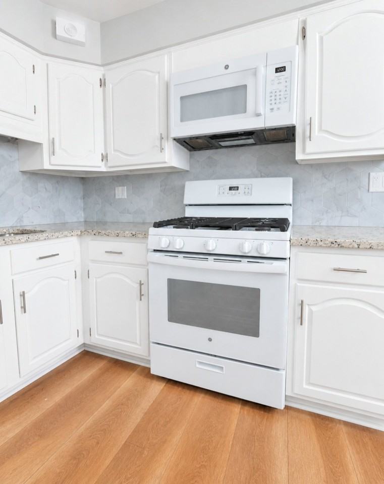 6146 S Kensington Ave - Photo 2 of 16