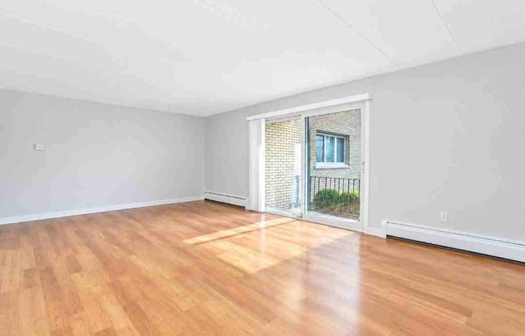 6146 S Kensington Ave - Photo 5 of 16