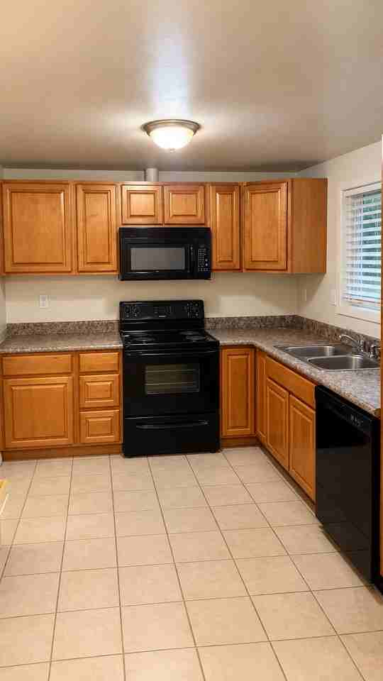 724 S L St #724UNITA - Photo 4 of 8
