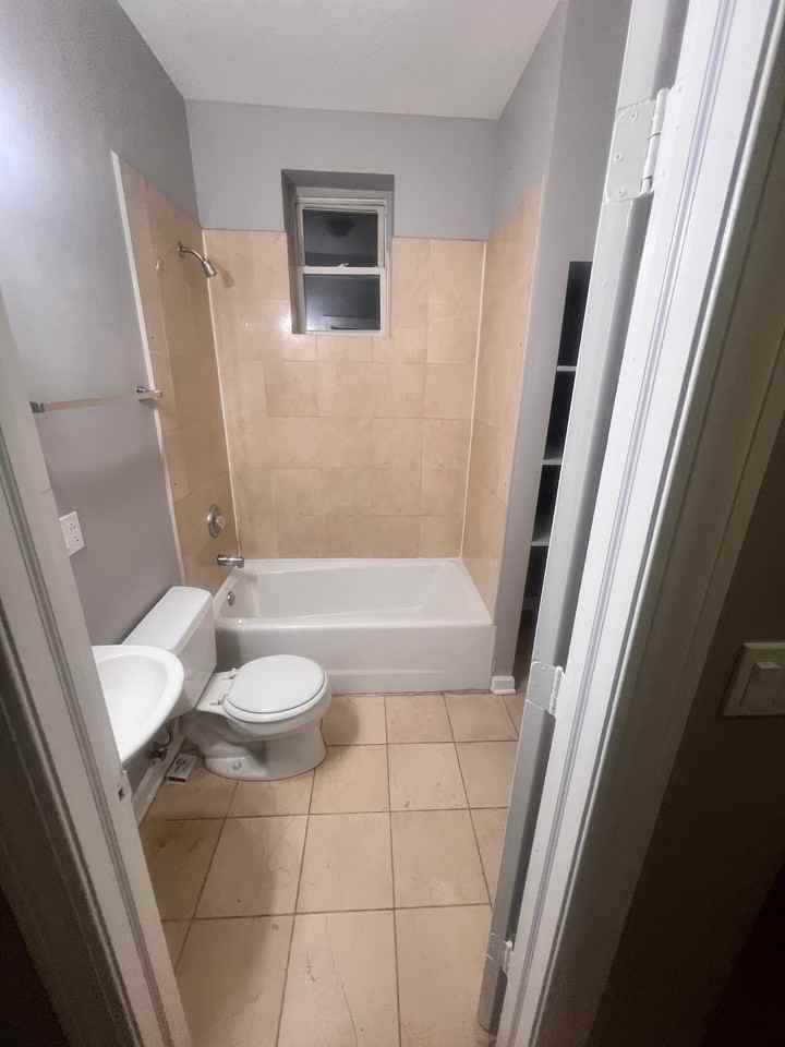 507 E 44th St - Photo 5 of 10