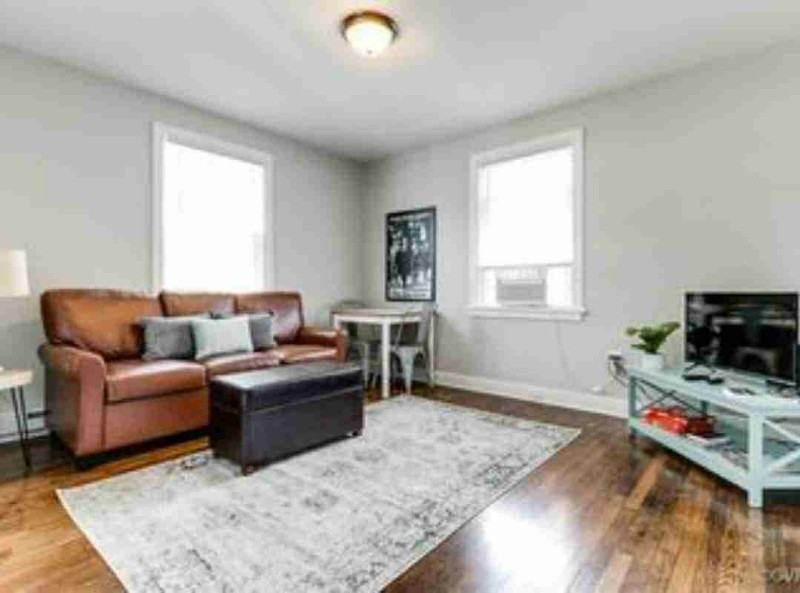 1824 Carlisle Ave - Photo 3 of 16