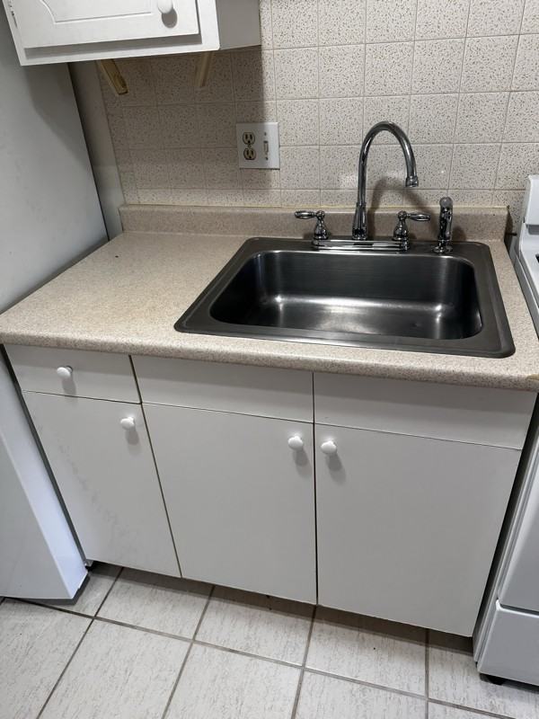 347 Pawtucket Blvd - Photo 5 of 16