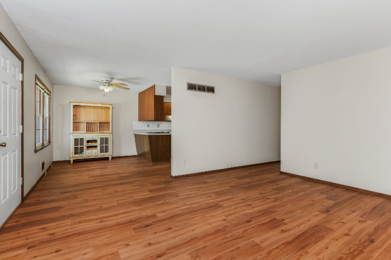4421 Sterling Ave - Photo 4 of 19