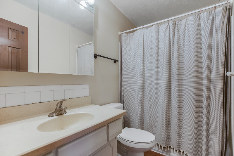 4421 Sterling Ave - Photo 7 of 19