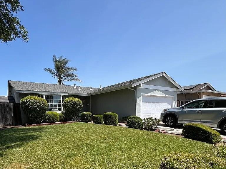 341 Avenida Pinos - Photo 2 of 12