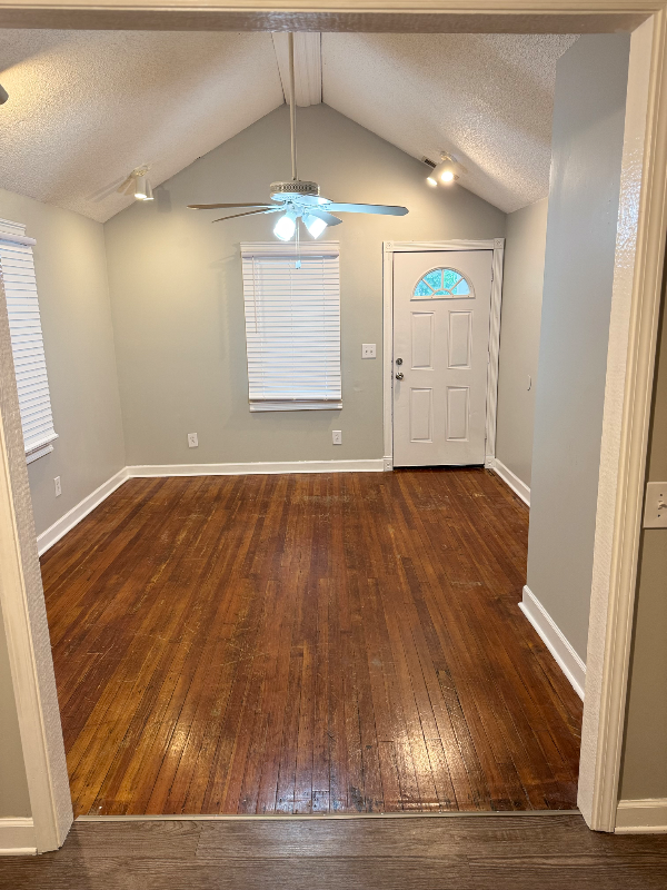 705 High Grove Rd - Photo 4 of 9