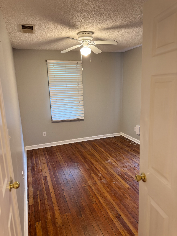 705 High Grove Rd - Photo 7 of 9