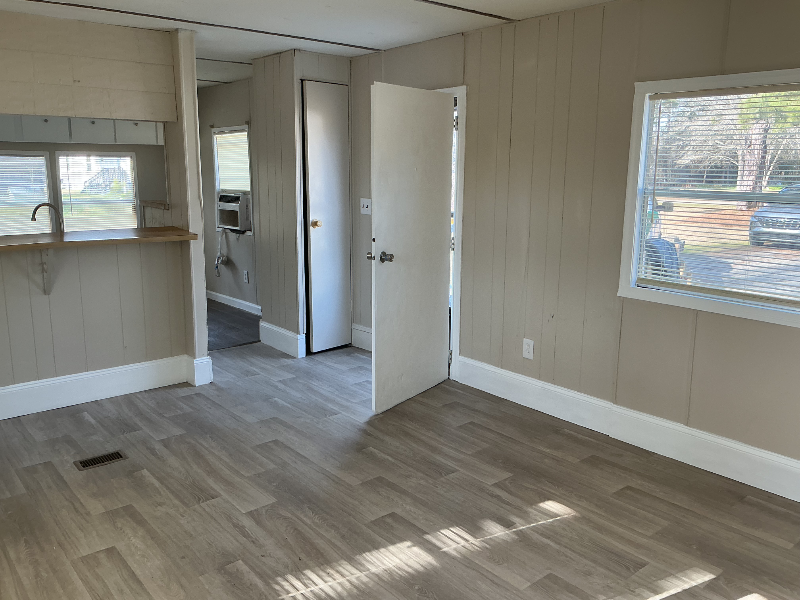 619 Prosperity Dr - Photo 2 of 18