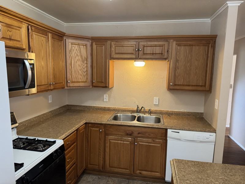 3107 S Nelson St - Photo 2 of 20