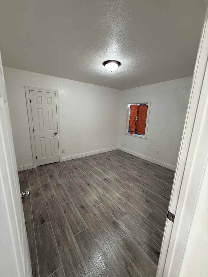 1636 Sikh Temple St - Photo 2 of 17