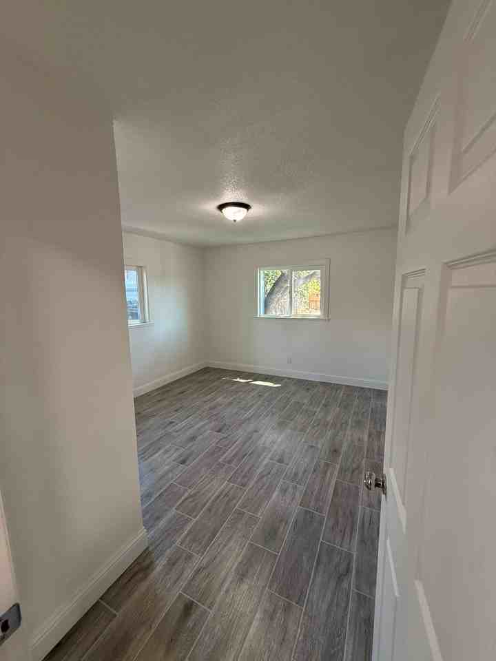 1636 Sikh Temple St - Photo 5 of 17