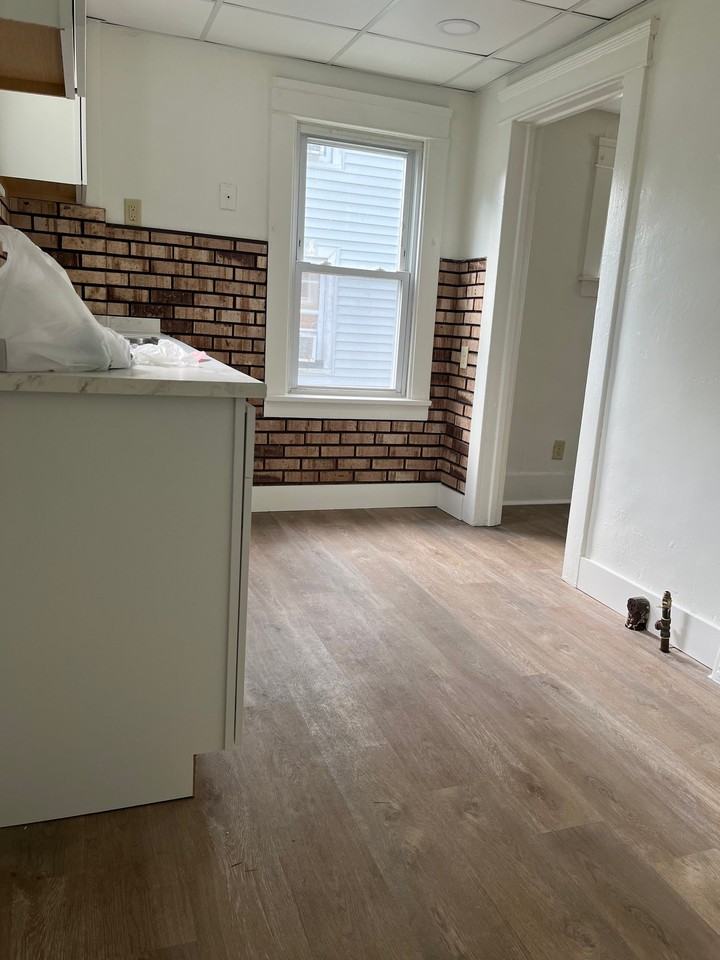 312 Idylwild St Ne - Photo 5 of 9