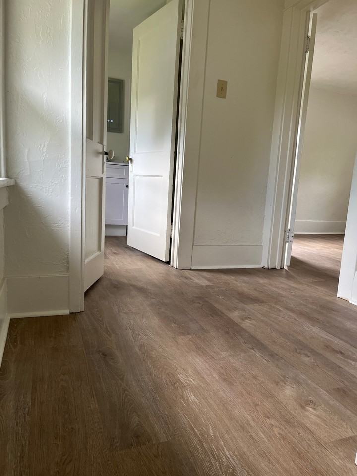 312 Idylwild St Ne - Photo 7 of 9
