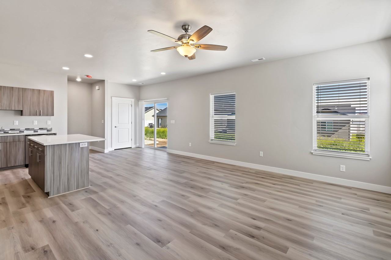 1032 Frank Henry Rd - Photo 2 of 20