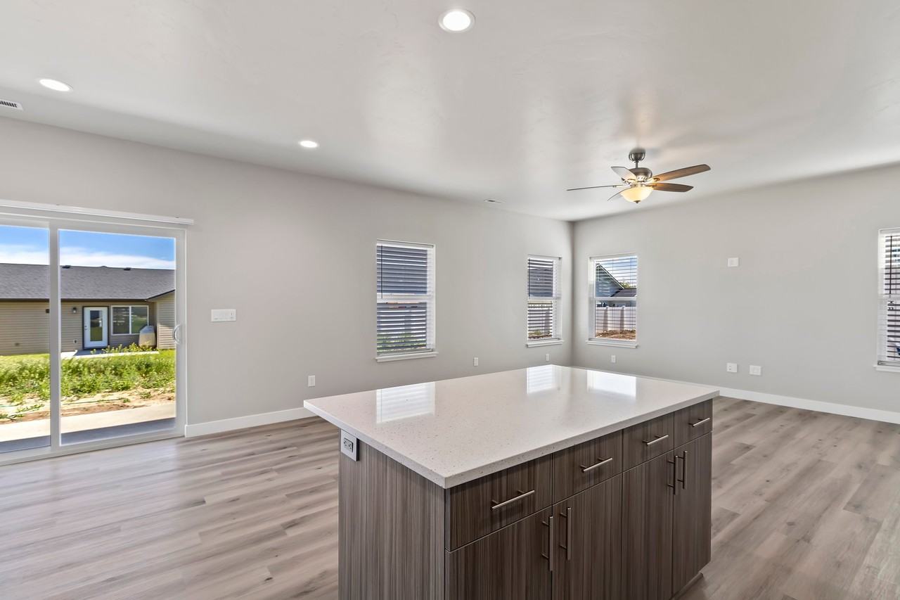 1032 Frank Henry Rd - Photo 4 of 20