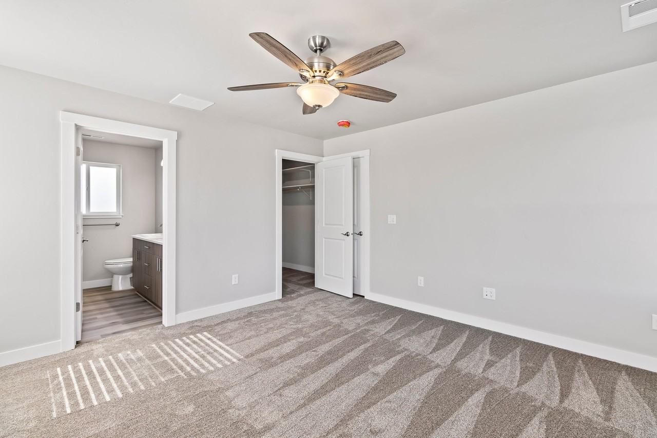 1032 Frank Henry Rd - Photo 7 of 20