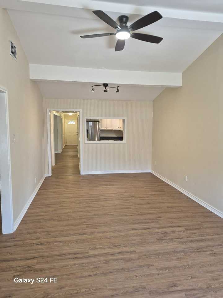 1107 Barclay St - Photo 2 of 19