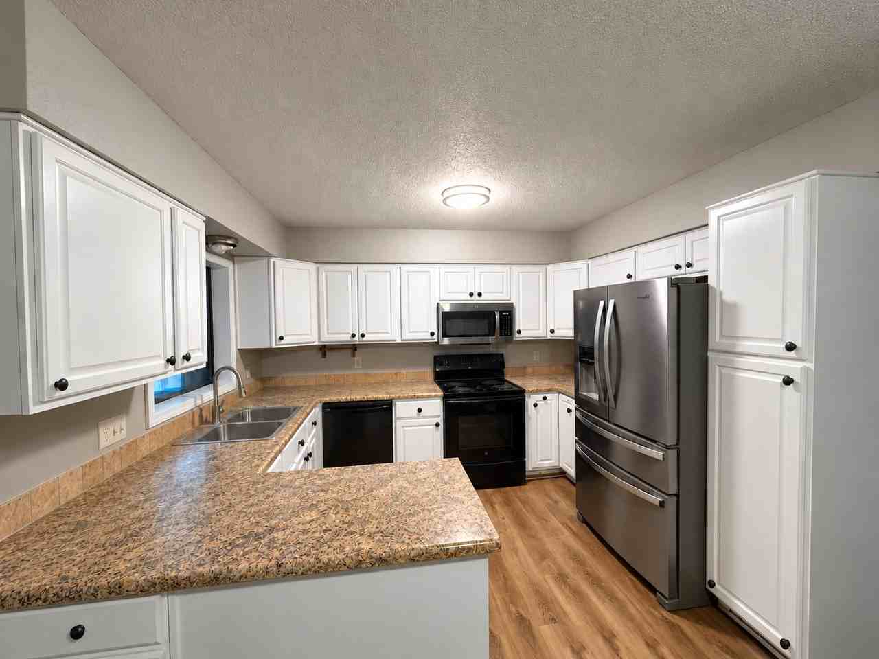 1708 S Pearl St - Photo 4 of 8