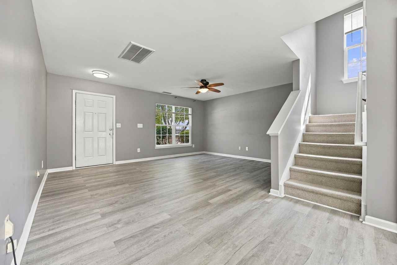 1017 Meadowbrook Ln Sw - Photo 5 of 36