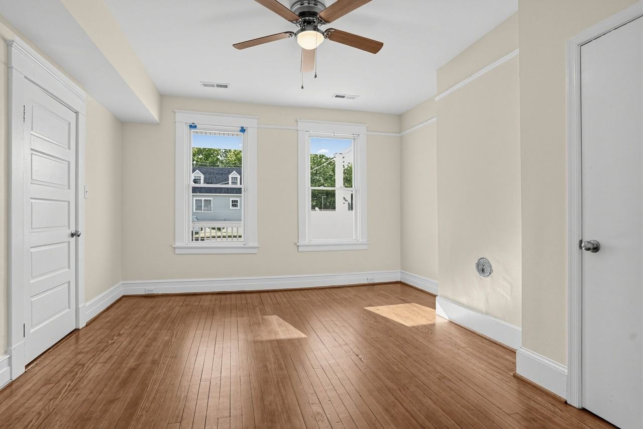 1835 Keswick Ave - Photo 2 of 19