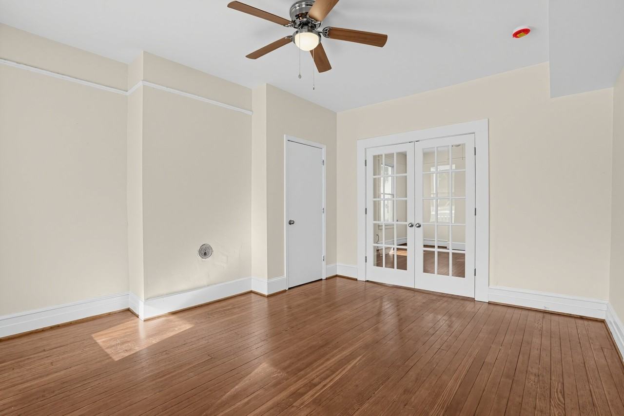 1835 Keswick Ave - Photo 4 of 19