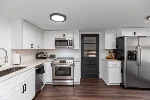 8821 N Sugar Creek Ave - Photo 4 of 6