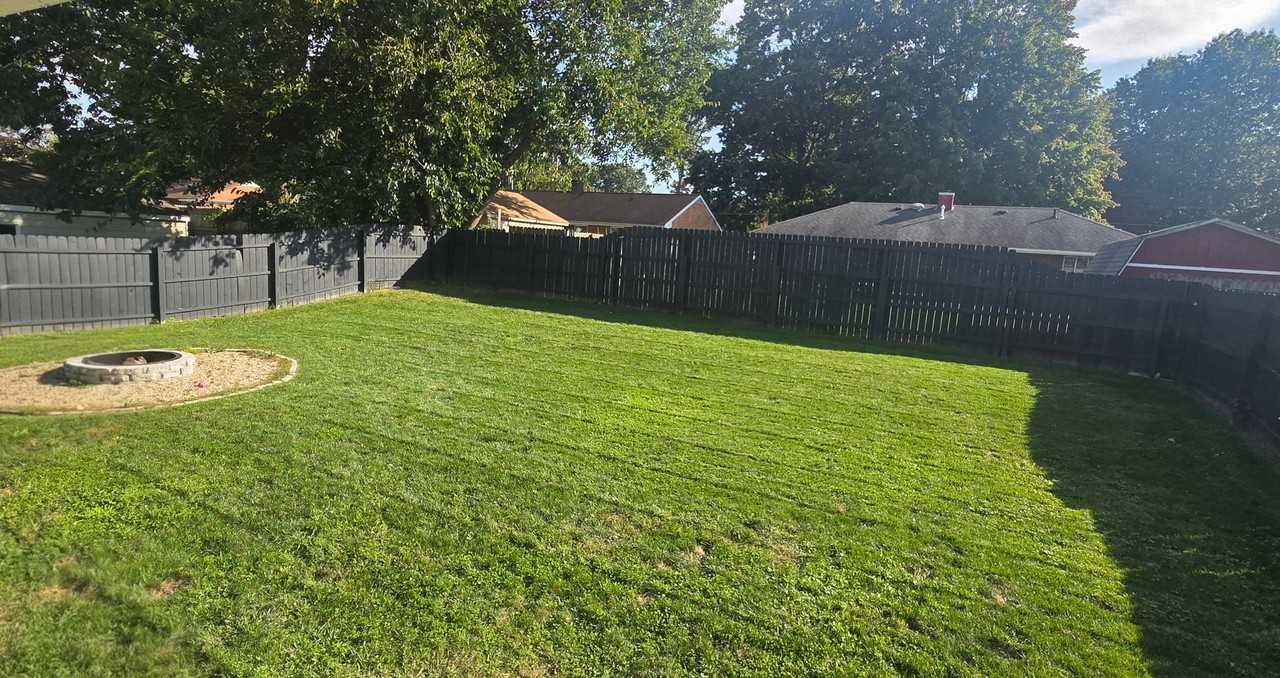 7570 Goldenrod Dr - Photo 2 of 10