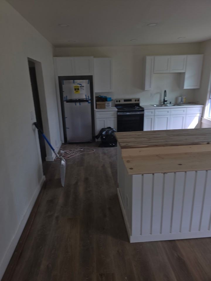 929 Central Ave - Photo 2 of 9