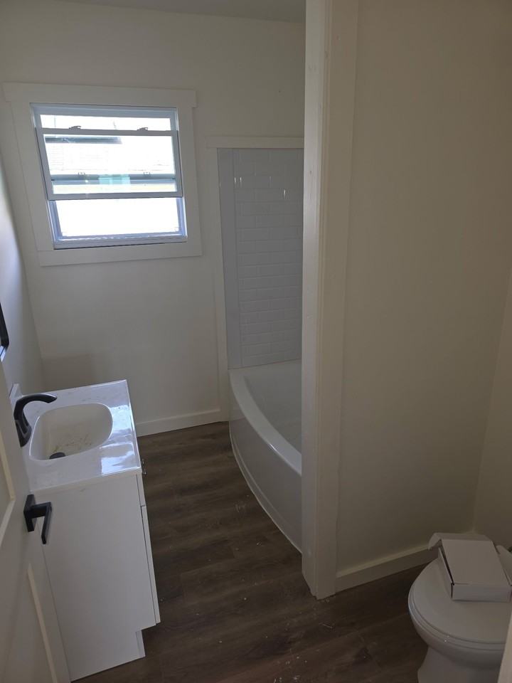929 Central Ave - Photo 5 of 9