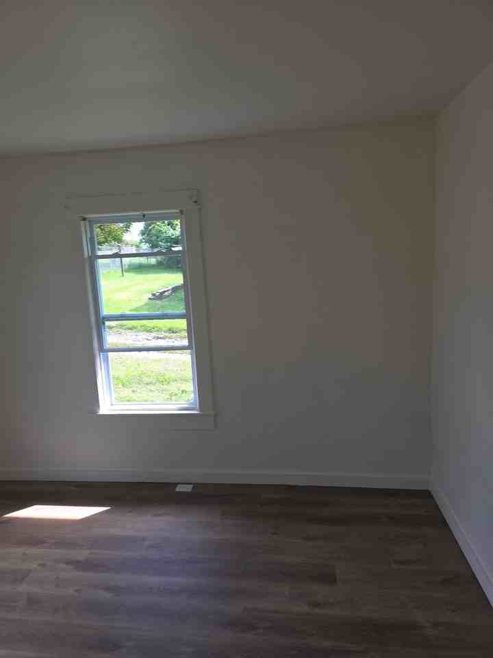 929 Central Ave - Photo 7 of 9