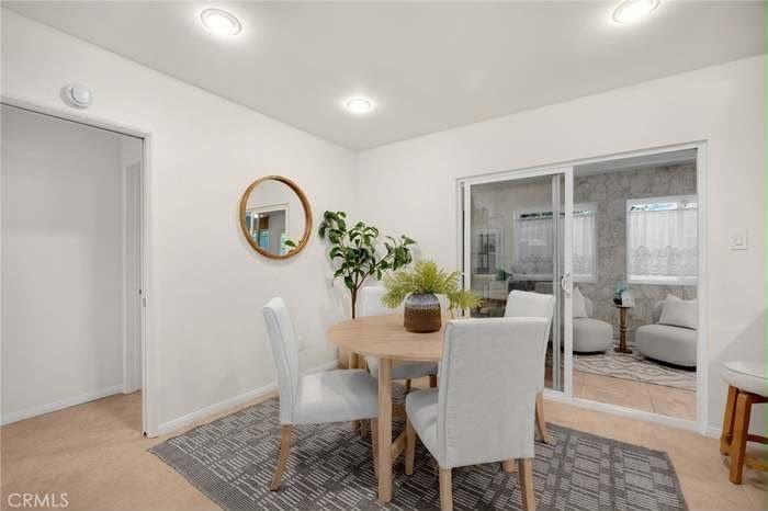 308 W 10th St - Photo 6 of 17