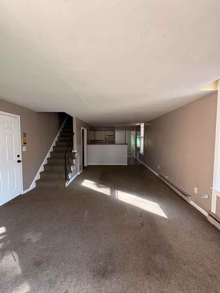 47 Carroll St #2 - Photo 4 of 19