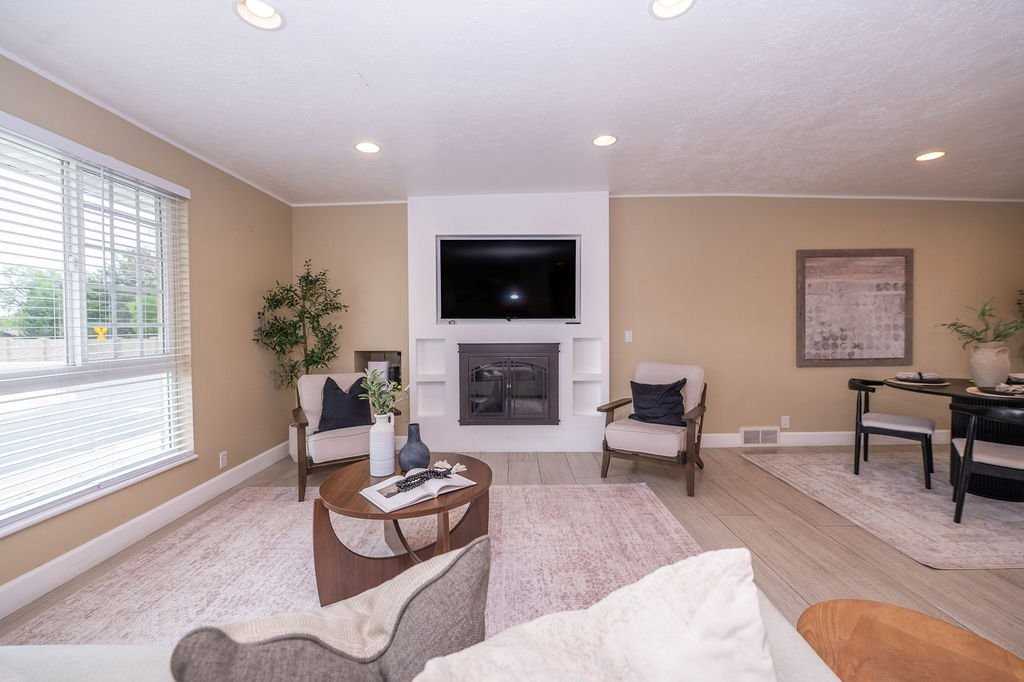 6123 S Rodeo Ln - Photo 4 of 11
