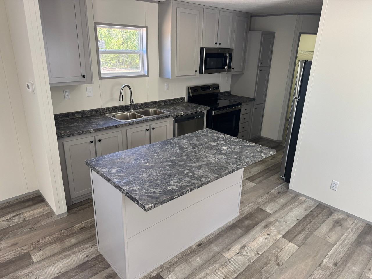 492 Elkins Rd - Photo 2 of 18