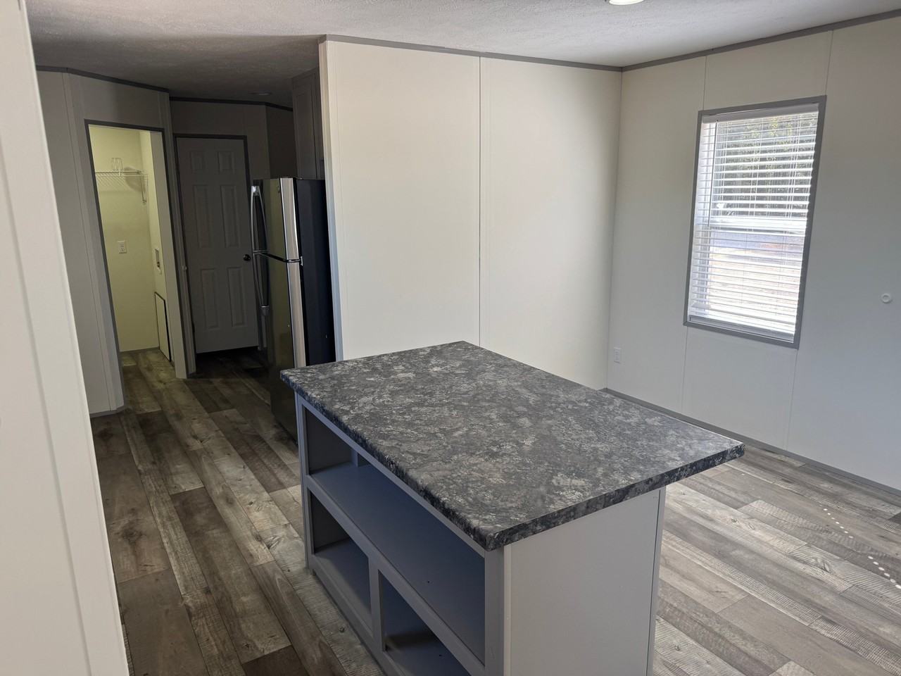 492 Elkins Rd - Photo 3 of 18