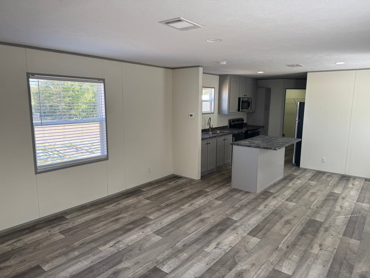 492 Elkins Rd - Photo 5 of 18