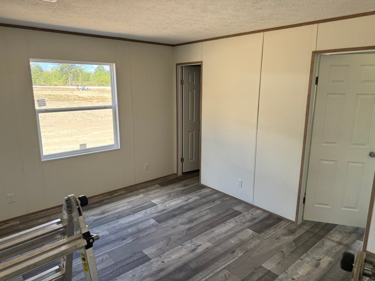 476 Elkins Rd - Photo 4 of 14